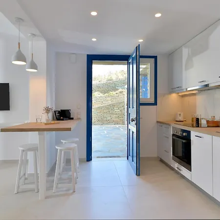 & Hydroussa Sea View