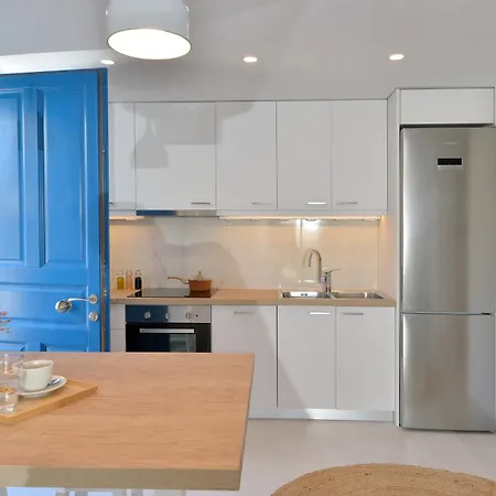 & Hydroussa Sea View *