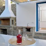 & Hydroussa Sea View Semesterbostad