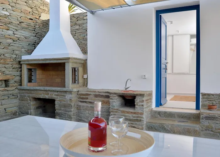 & Hydroussa Sea View Semesterbostad